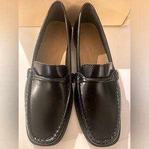 LOQ Elian Black loafer - NWT